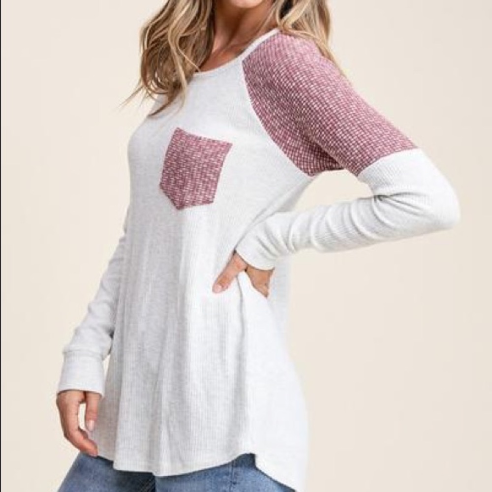 RIBBED KNIT COLORBLOCK POCKET TOP